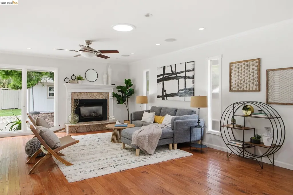 8170 Surrey Lane Oakland CA 94605