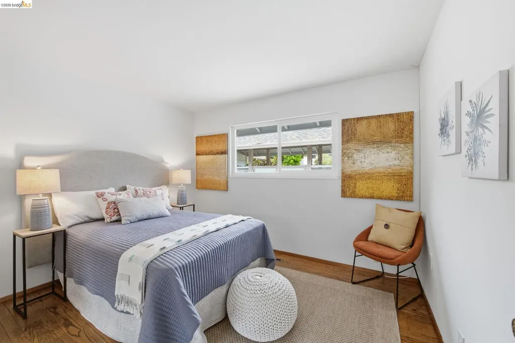 8170 Surrey Lane Oakland CA 94605