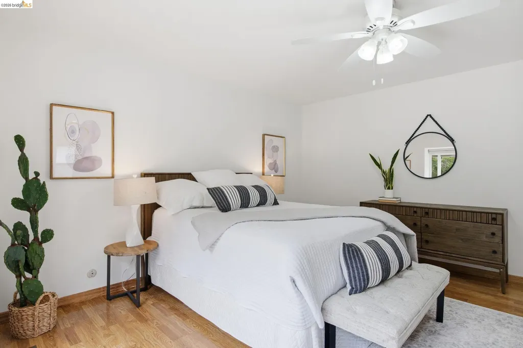 8170 Surrey Lane Oakland CA 94605