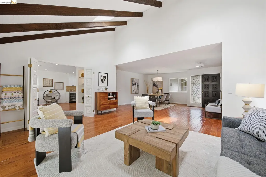 8170 Surrey Lane Oakland CA 94605