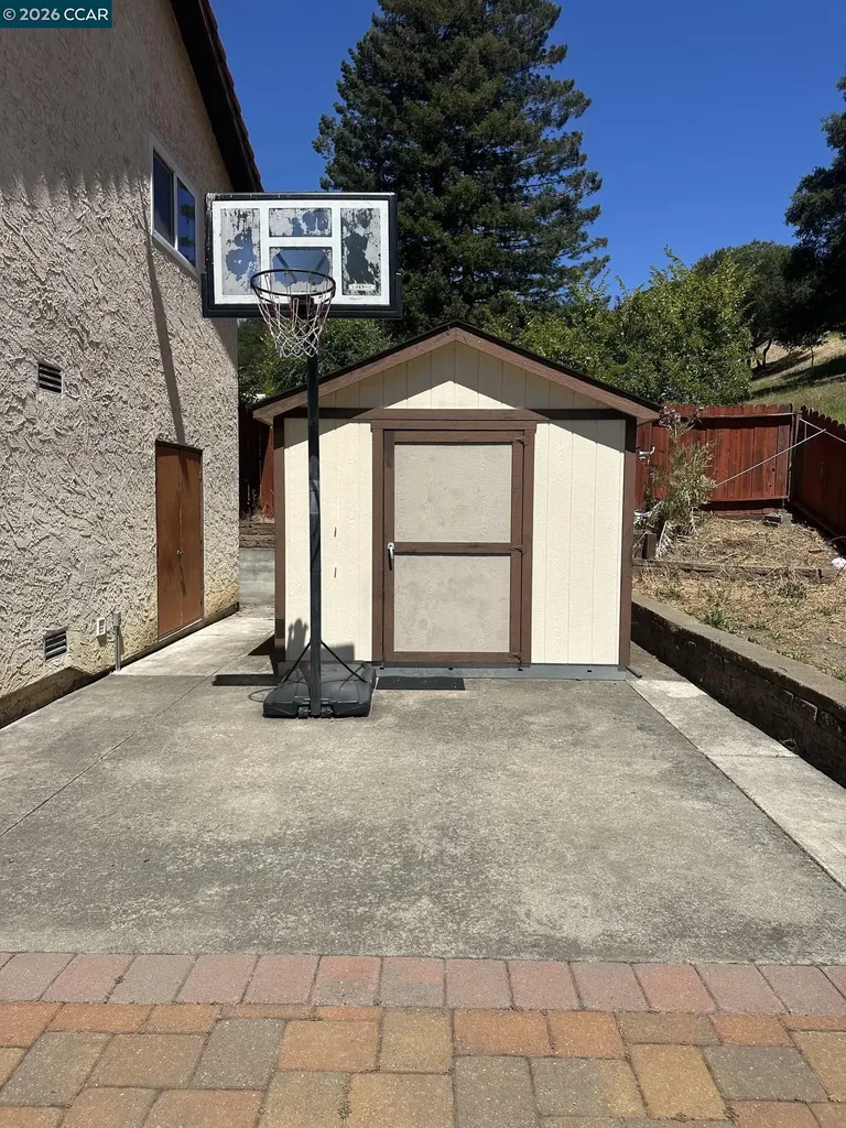 140 Travalini Court El Sobrante CA 94803