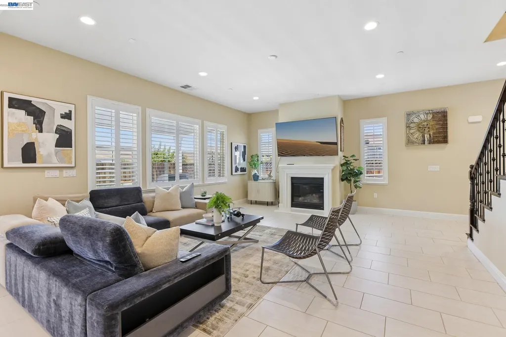 4203 Oak Knoll Drive Dublin CA 94568