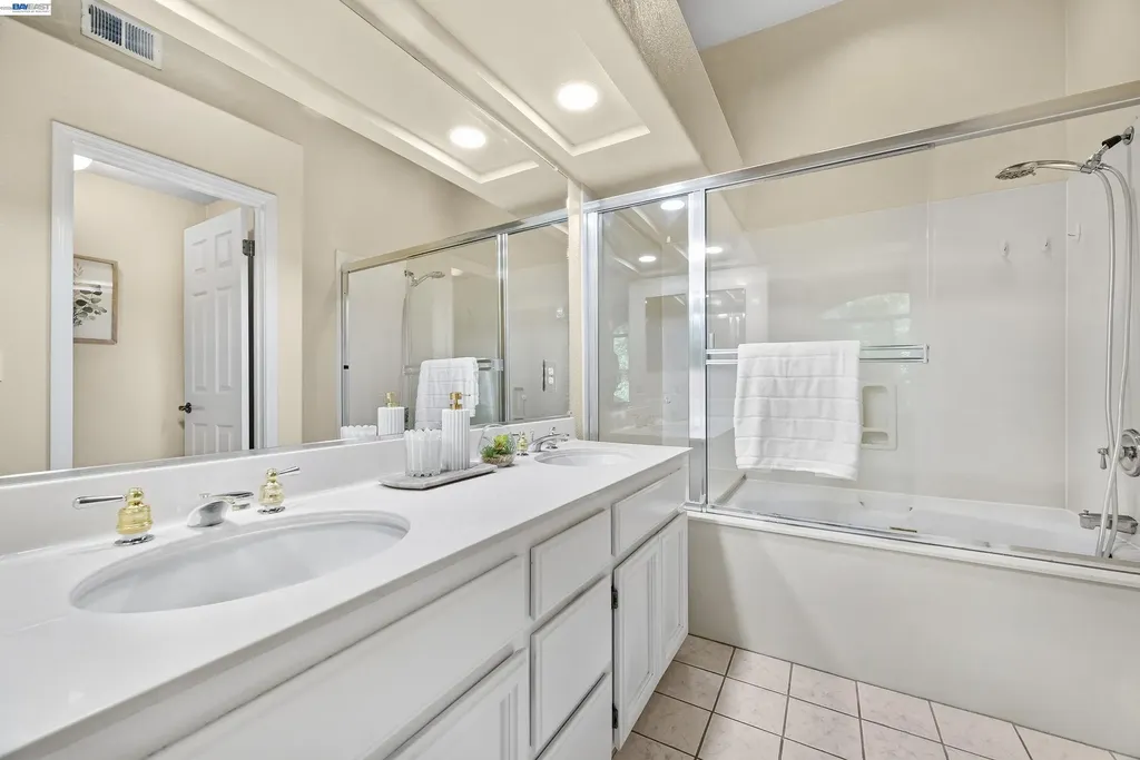34271 Tan Bark Drive Fremont CA 94555