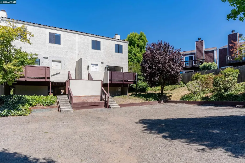 1707 Dalessi Drive Pinole CA 94564