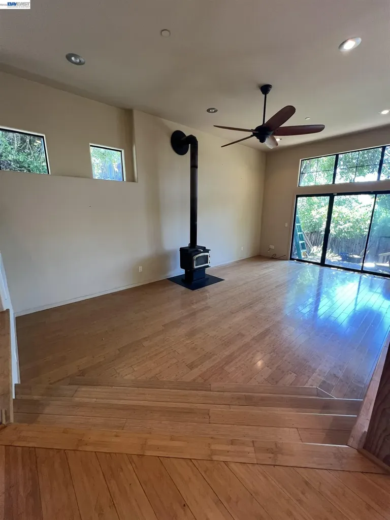 7957 Michigan Avenue Oakland CA 94605