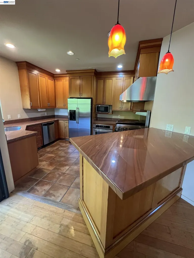 7957 Michigan Avenue Oakland CA 94605
