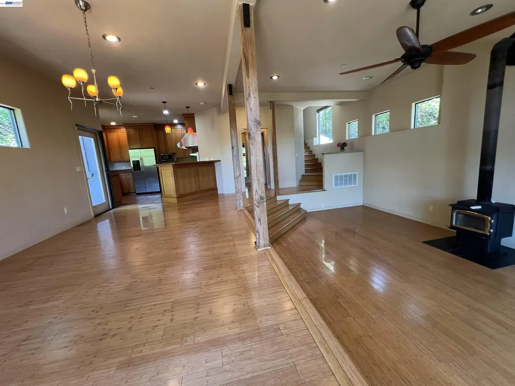 7957 Michigan Avenue Oakland CA 94605