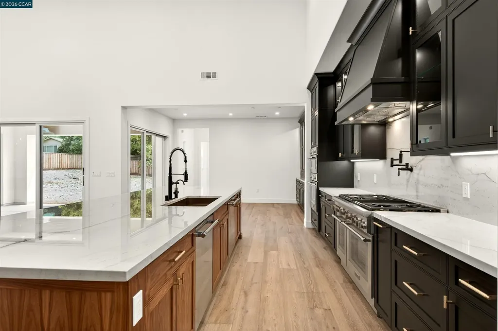 1090 Borrette Court Napa CA 94558