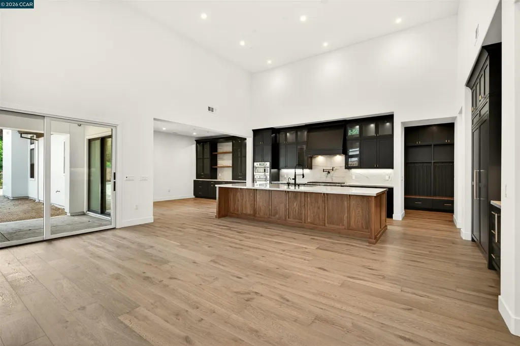 1090 Borrette Court Napa CA 94558