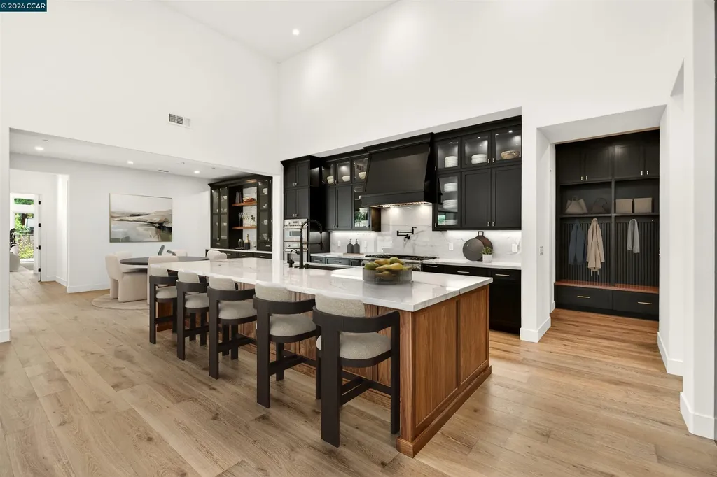 1090 Borrette Court Napa CA 94558
