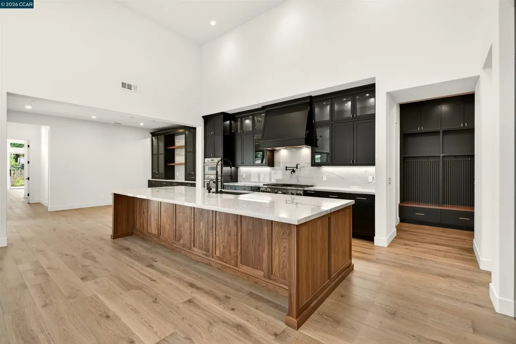 1090 Borrette Court Napa CA 94558