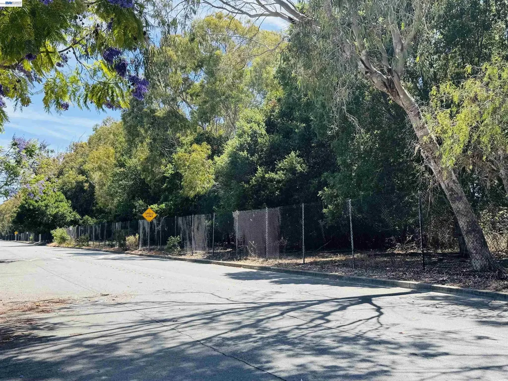 5579 Ridgewood Drive Fremont CA 94555