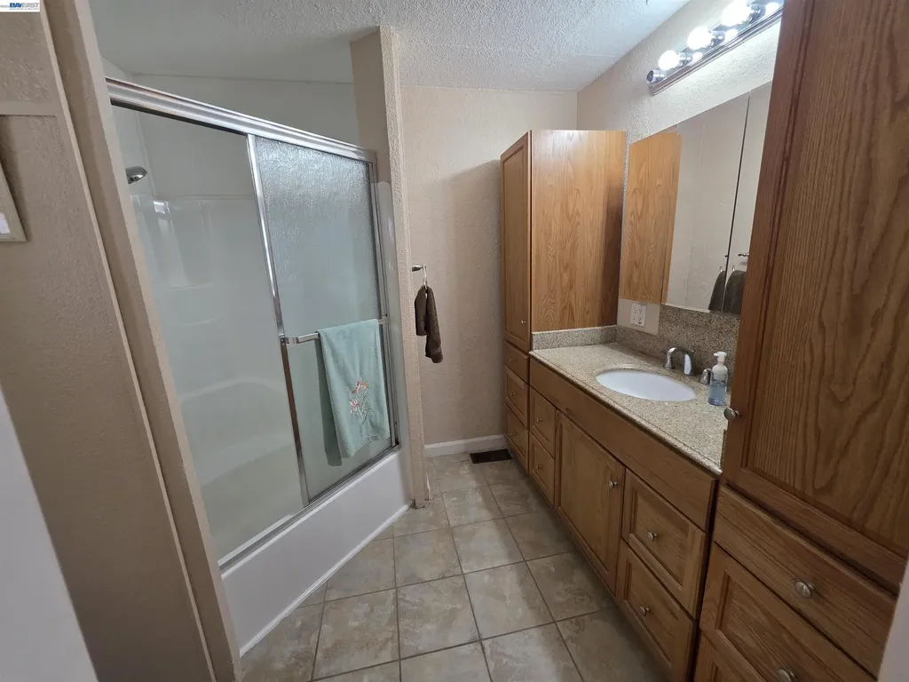 3231 Vineyard Avenue Pleasanton CA 94566