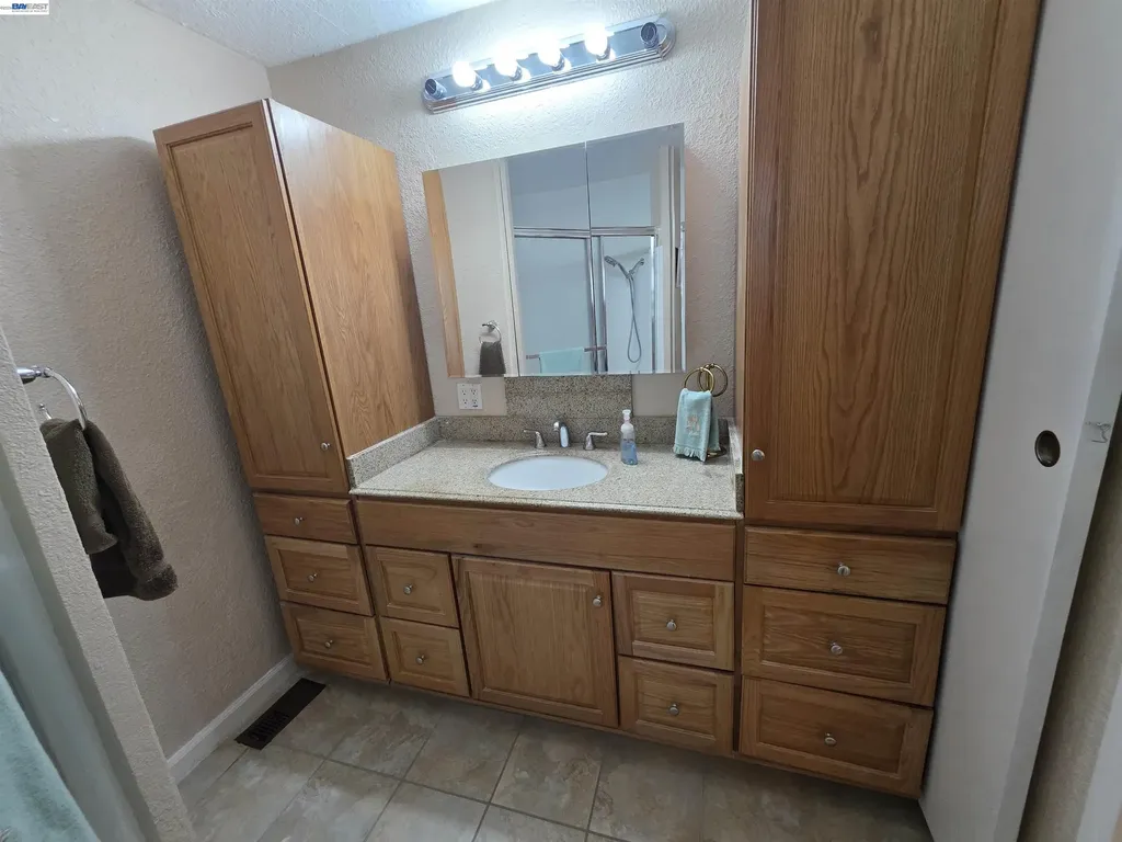 3231 Vineyard Avenue Pleasanton CA 94566