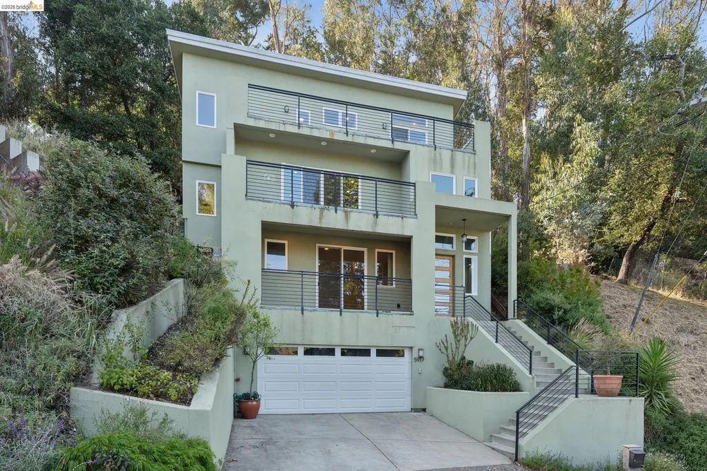5917 Balboa Oakland CA 94611