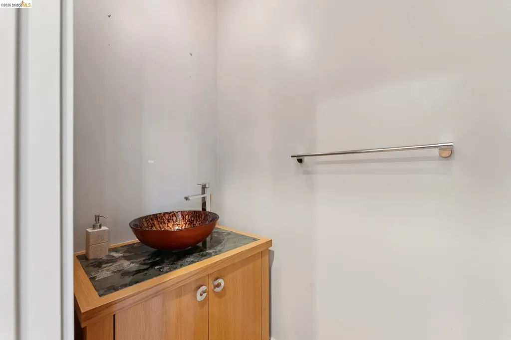 5917 Balboa Oakland CA 94611