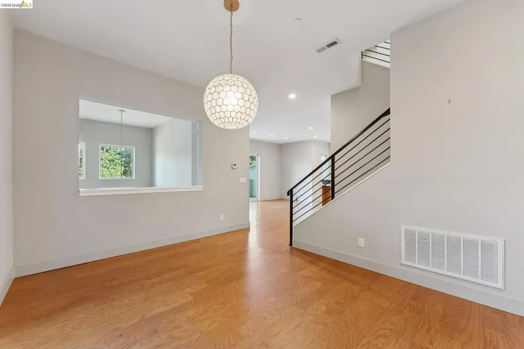 5917 Balboa Oakland CA 94611