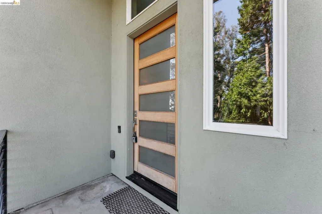 5917 Balboa Oakland CA 94611
