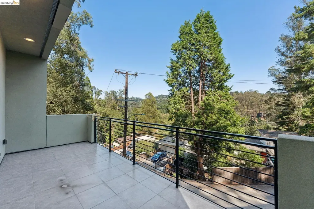 5917 Balboa Oakland CA 94611
