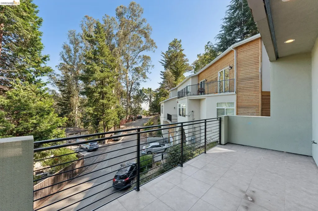 5917 Balboa Oakland CA 94611