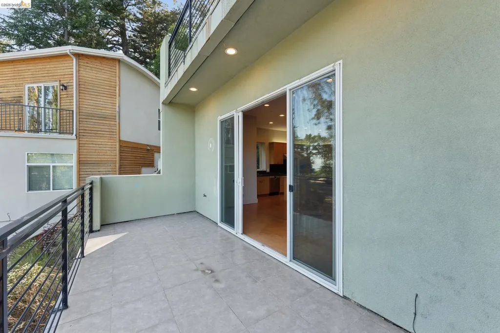 5917 Balboa Oakland CA 94611