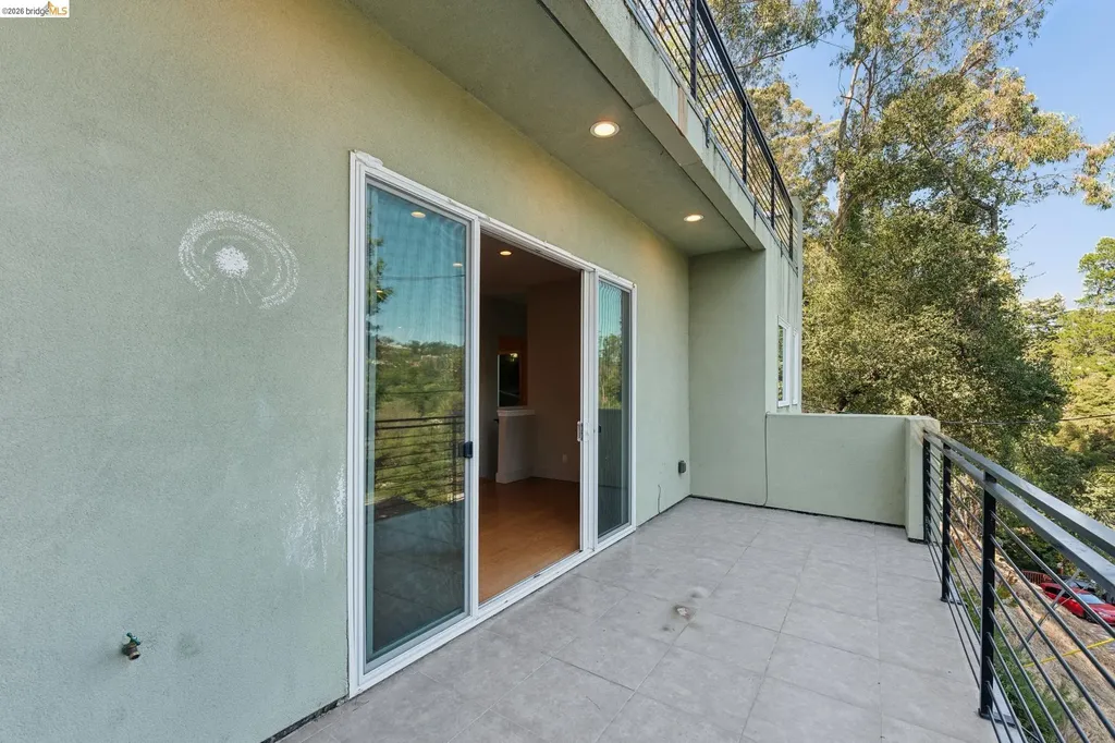 5917 Balboa Oakland CA 94611