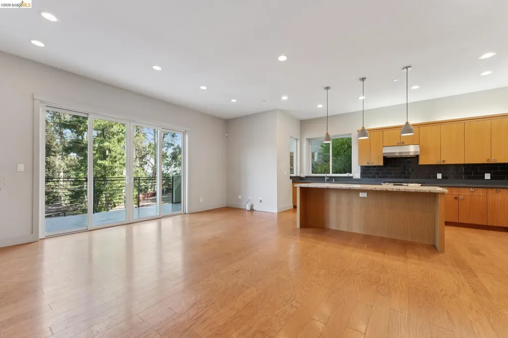 5917 Balboa Oakland CA 94611
