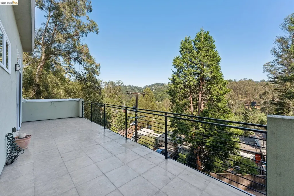 5917 Balboa Oakland CA 94611