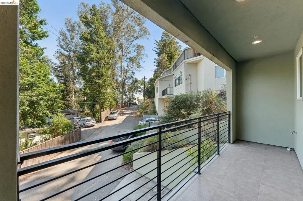 5917 Balboa Oakland CA 94611