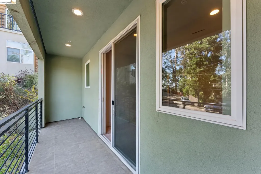 5917 Balboa Oakland CA 94611