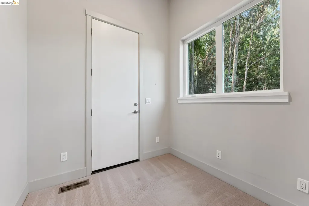 5917 Balboa Oakland CA 94611