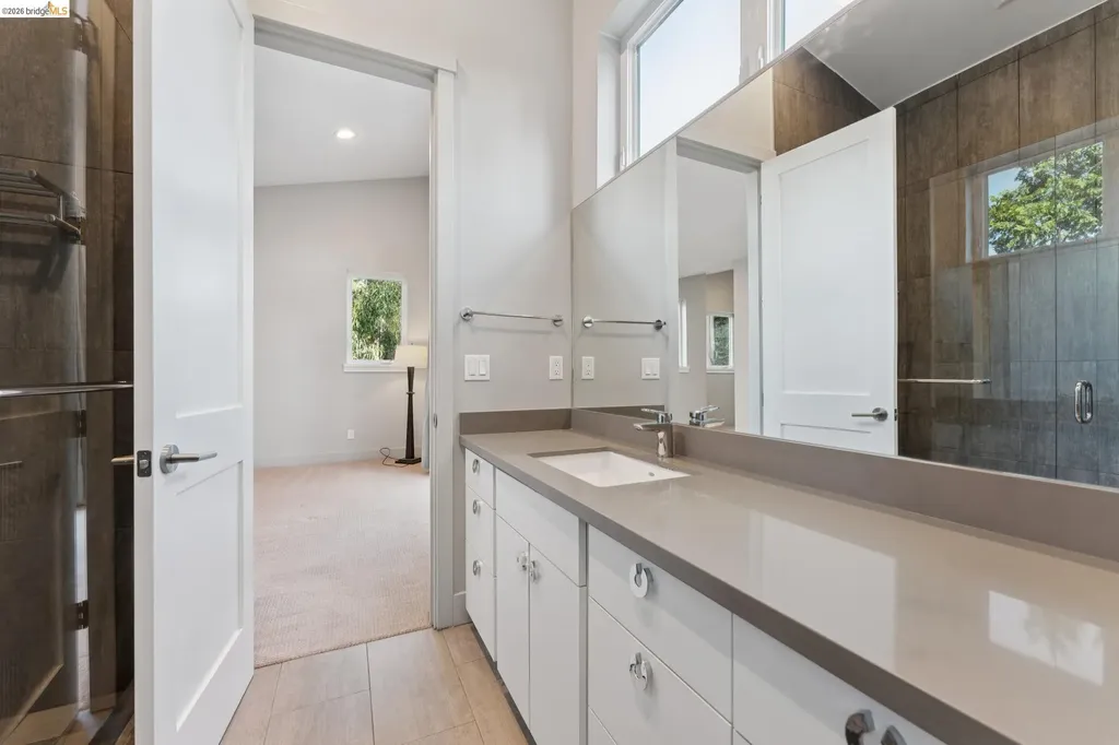 5917 Balboa Oakland CA 94611