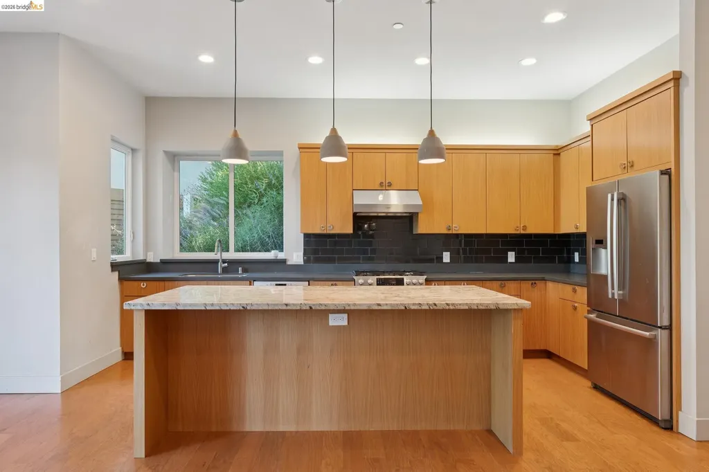 5917 Balboa Oakland CA 94611