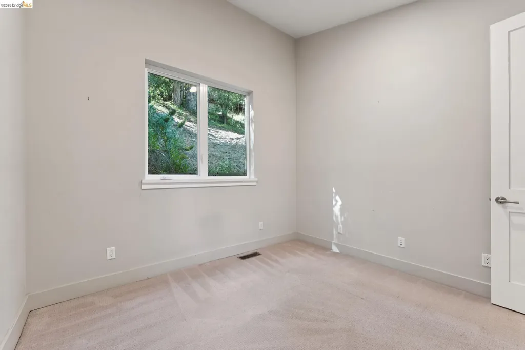 5917 Balboa Oakland CA 94611
