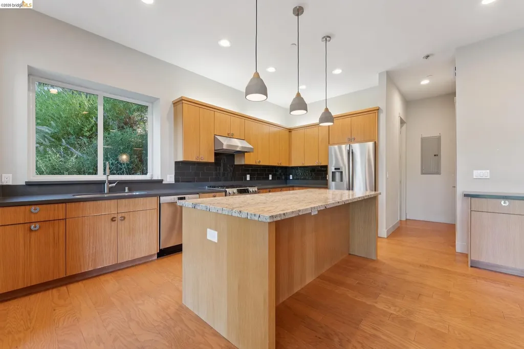 5917 Balboa Oakland CA 94611