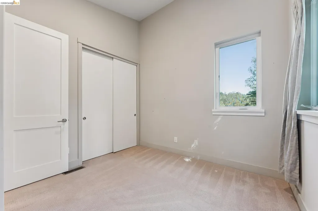 5917 Balboa Oakland CA 94611