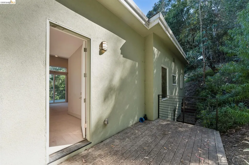 5917 Balboa Oakland CA 94611