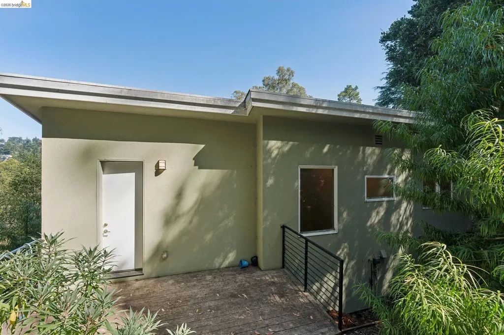5917 Balboa Oakland CA 94611