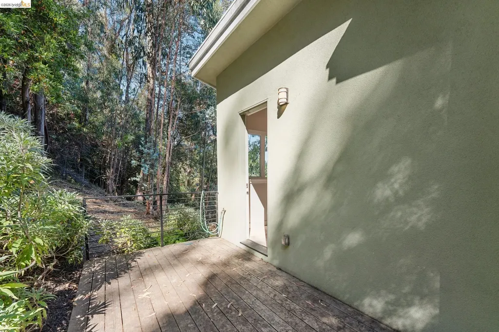 5917 Balboa Oakland CA 94611