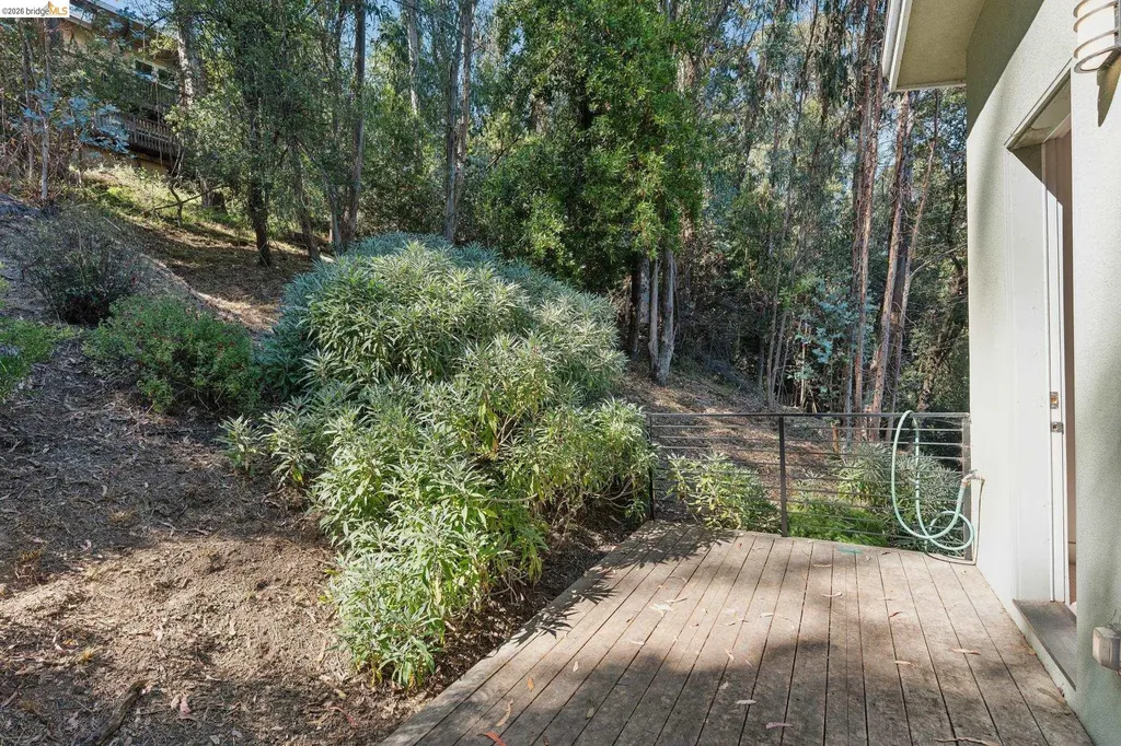 5917 Balboa Oakland CA 94611