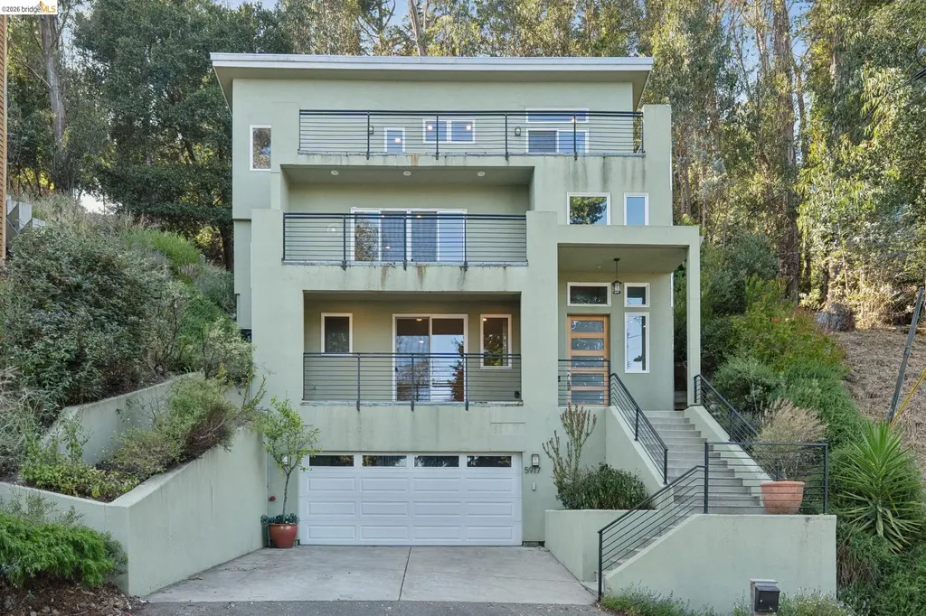 5917 Balboa Oakland CA 94611