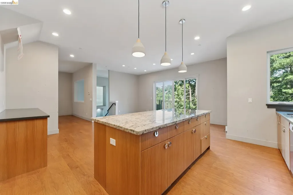 5917 Balboa Oakland CA 94611