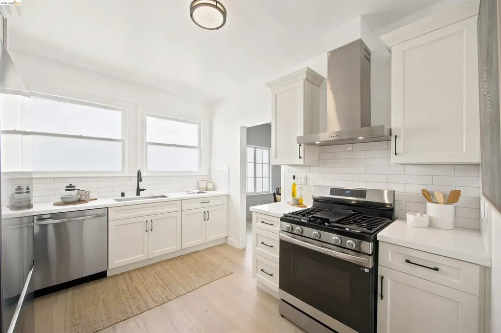 661 Brookwood Place Oakland CA 94610