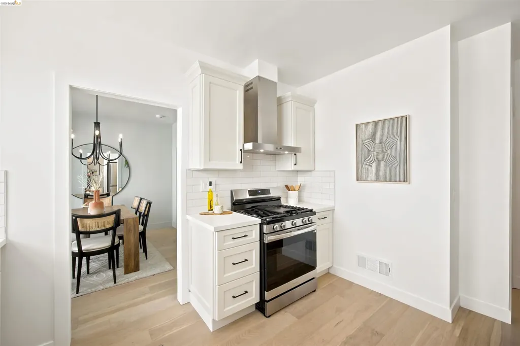 661 Brookwood Place Oakland CA 94610