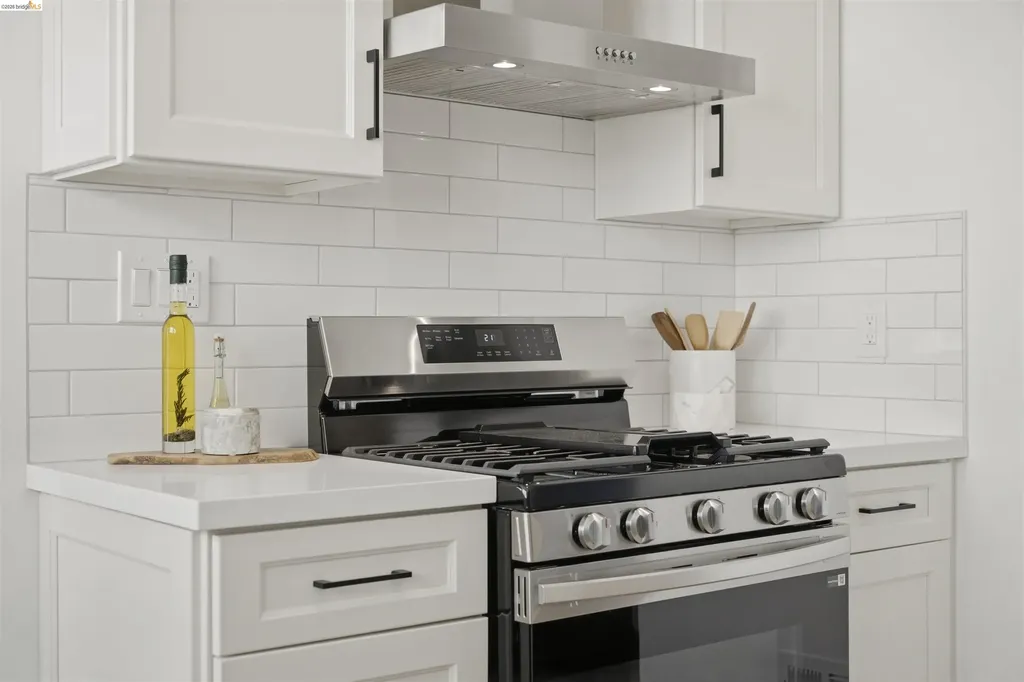 661 Brookwood Place Oakland CA 94610