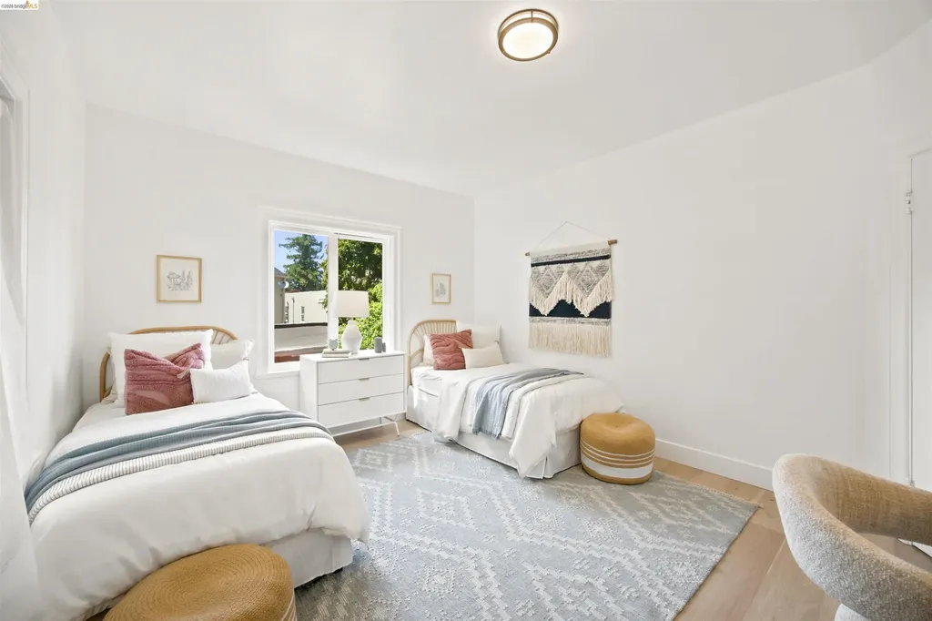 661 Brookwood Place Oakland CA 94610