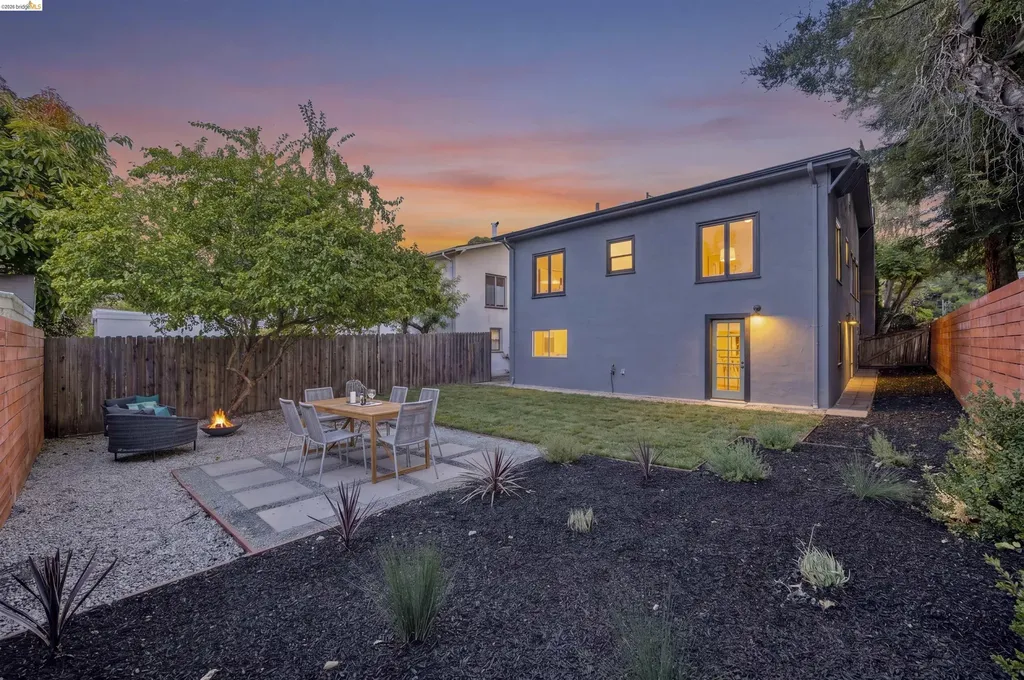 661 Brookwood Place Oakland CA 94610