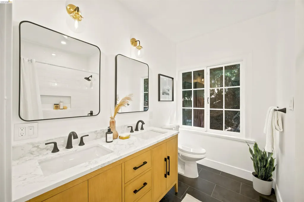 661 Brookwood Place Oakland CA 94610
