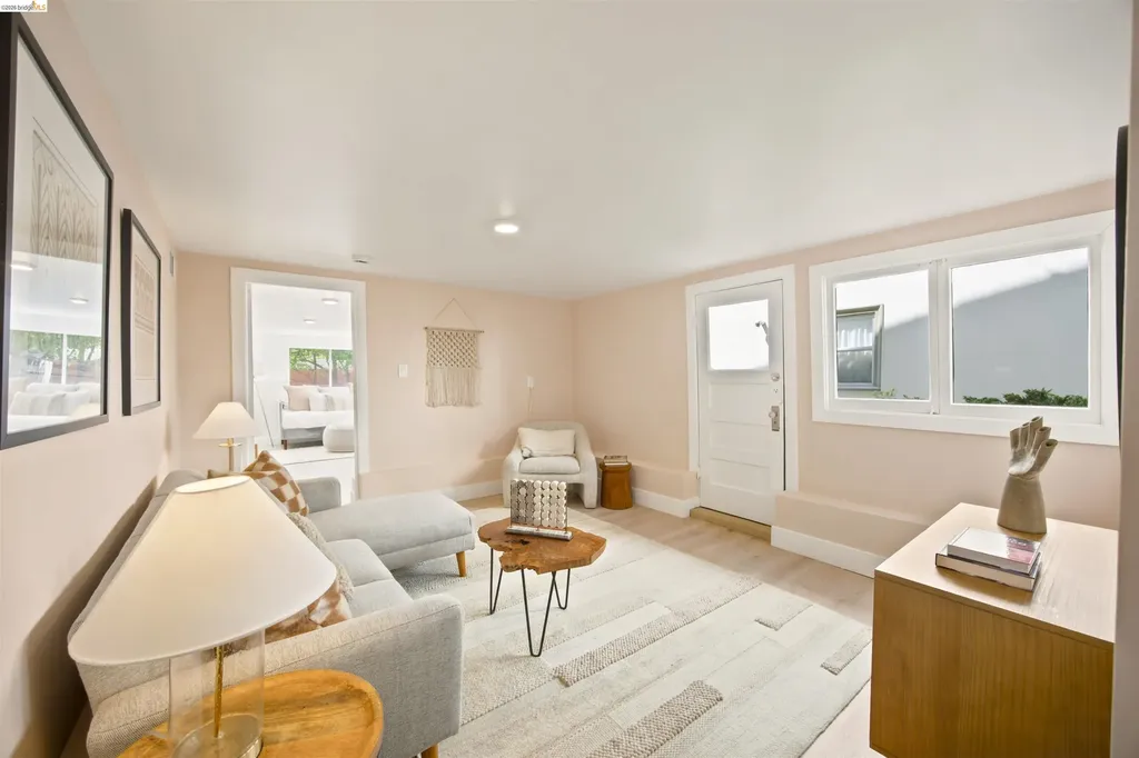 661 Brookwood Place Oakland CA 94610