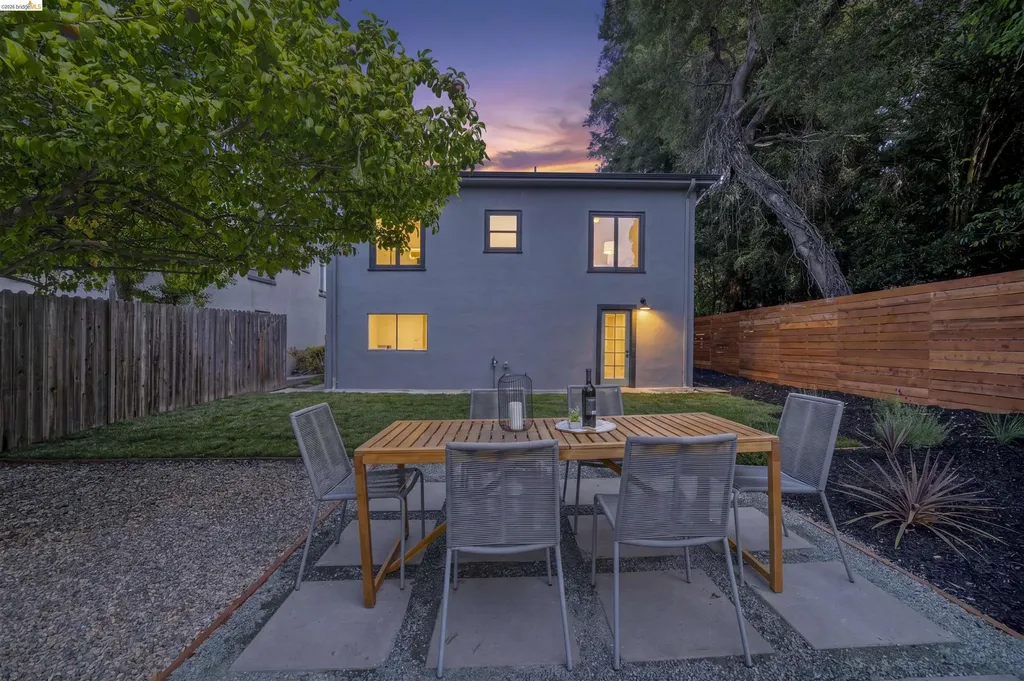 661 Brookwood Place Oakland CA 94610